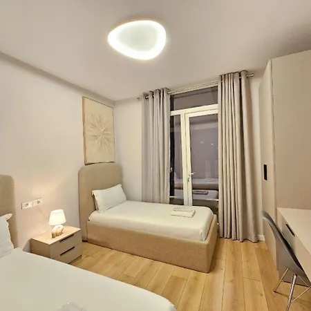 Miku Apartment-modern 2bedroom In Prime Location Apartamento Tirana