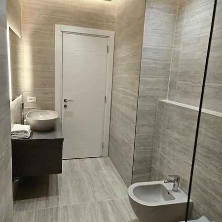 Appartamento Miku Apartment-modern 2bedroom In Prime Location Tirana