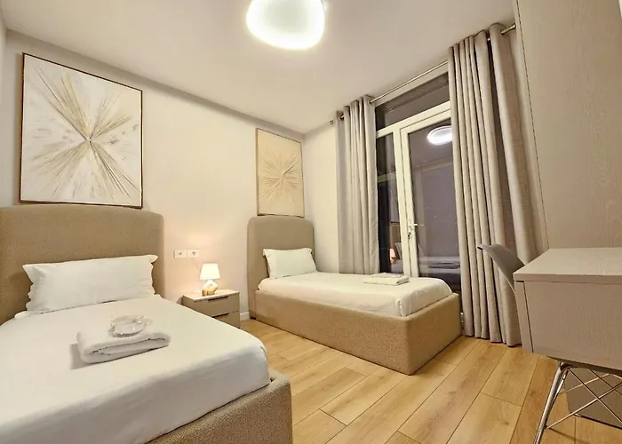 Miku Apartment-modern 2bedroom In Prime Location Apartment